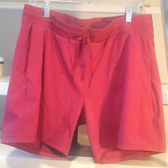 Costco tuff athletics W shorts Size XL - Picture 1 of 7